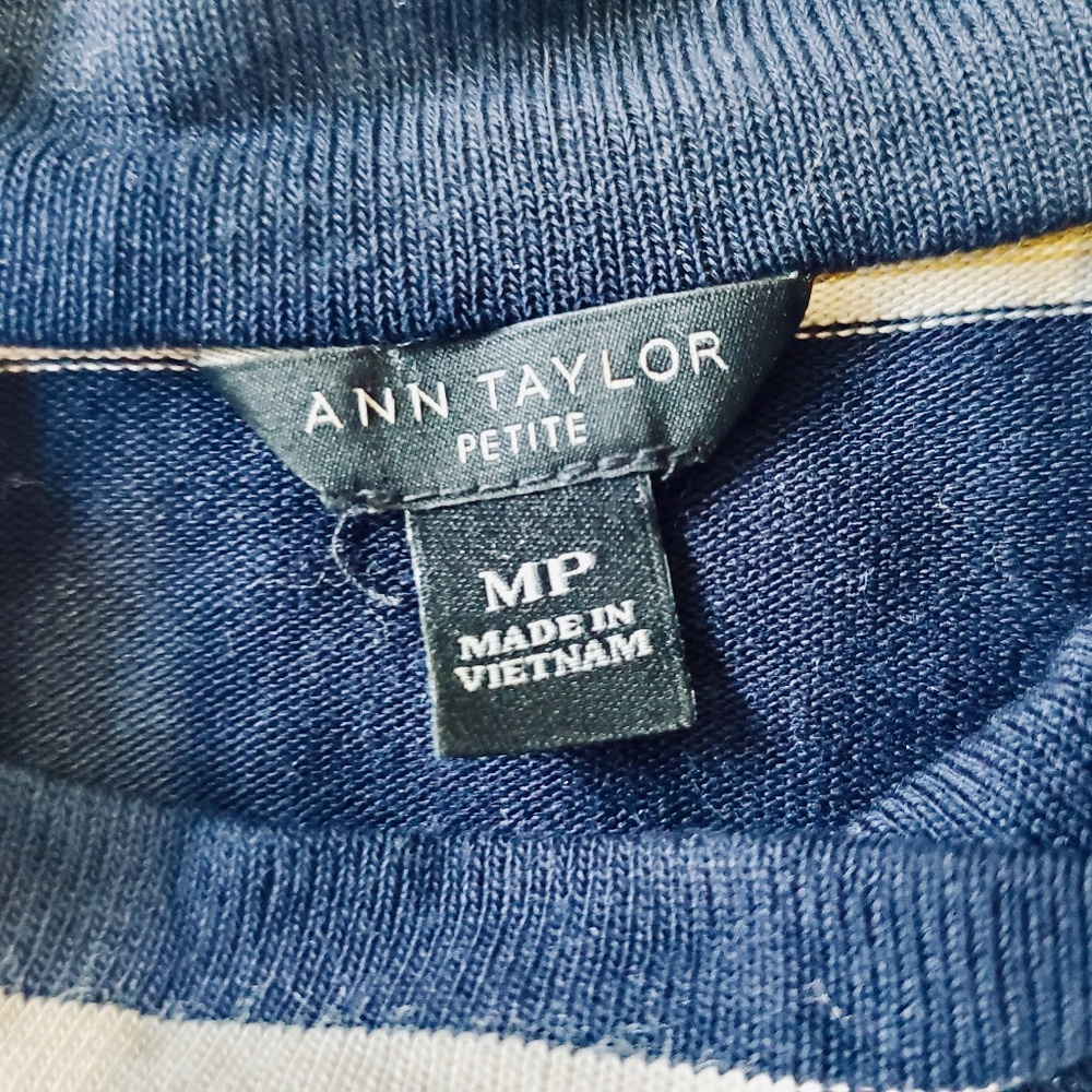 •SOLD• Ann Taylor Stripped Shirt - Picture 6 of 6